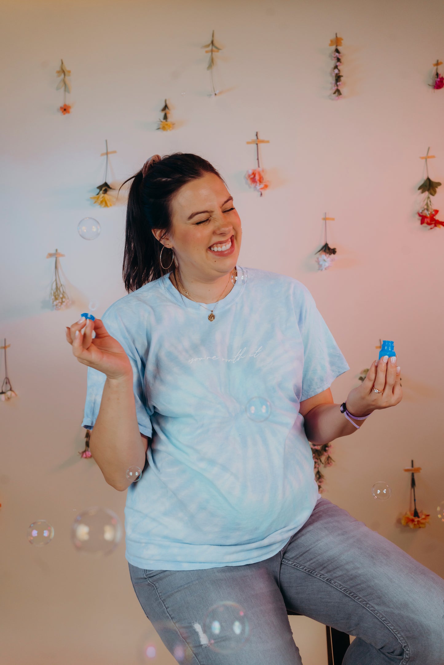 YOU’RE WORTH IT TEE IN BLUE TIE DYE