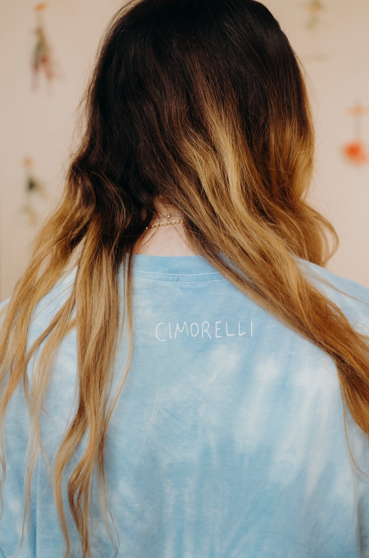 YOU’RE WORTH IT TEE IN BLUE TIE DYE