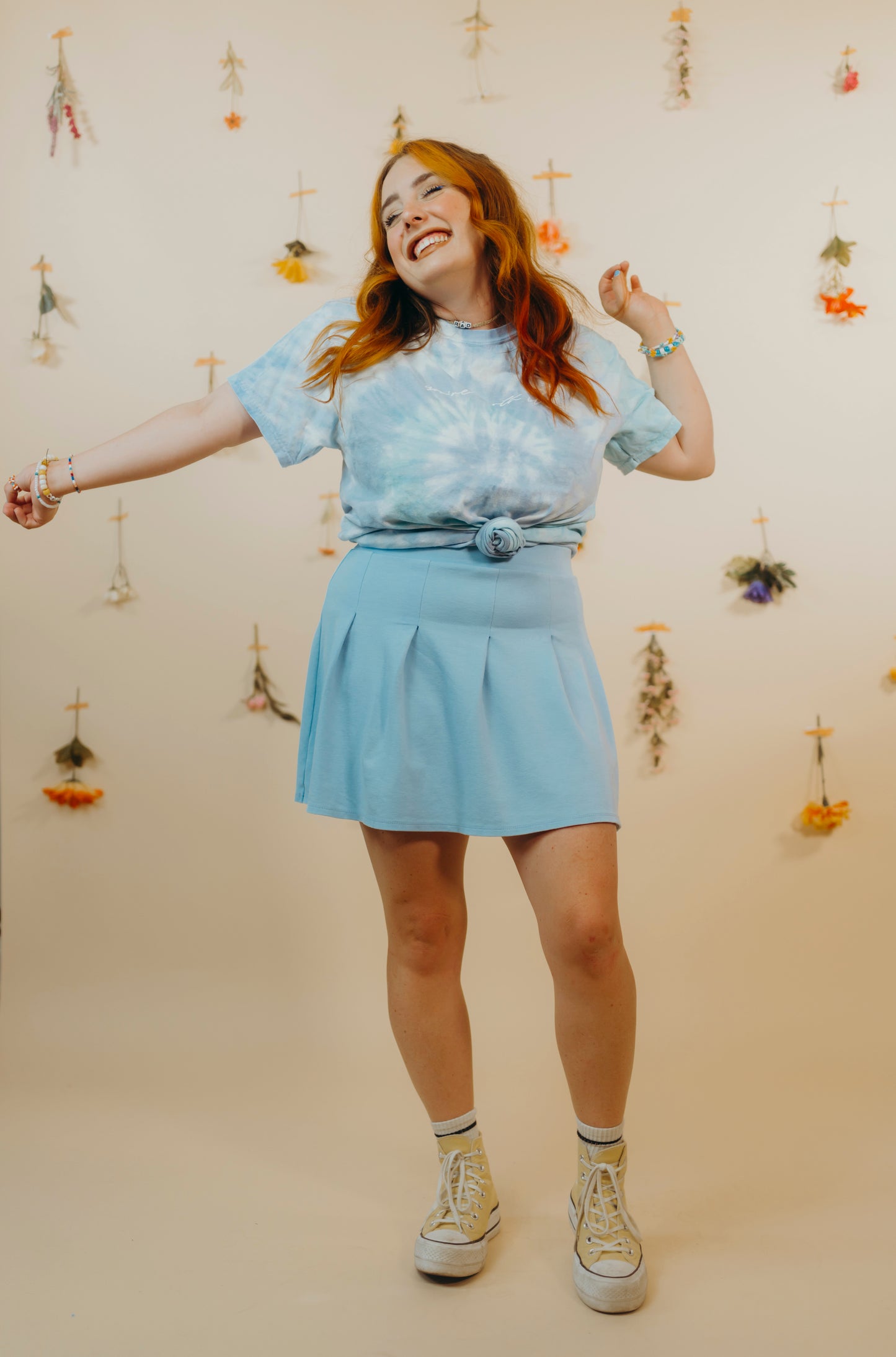 YOU’RE WORTH IT TEE IN BLUE TIE DYE